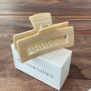 Kov Essentials Daily Clip in Creme size Large